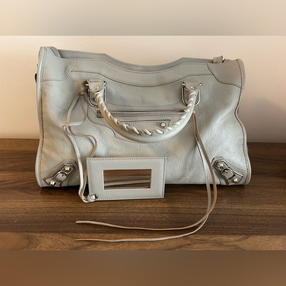 Authentic Balenciaga chèvre Metallic Edge City Bag in gris - Picture 2 of 16